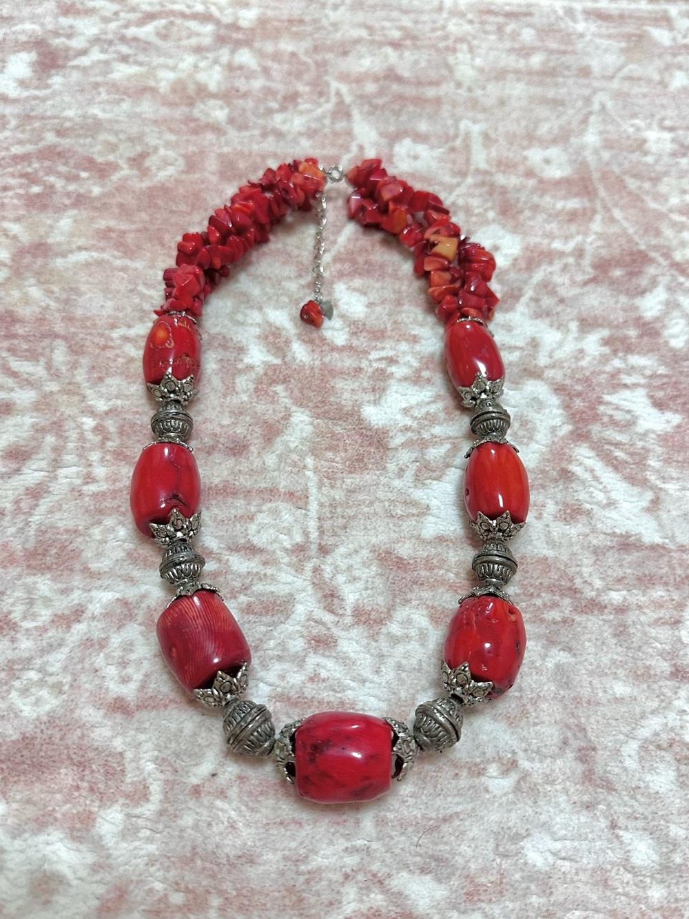 Genuine Coral 🌹 Beaded Necklace - Picture 2 of 9